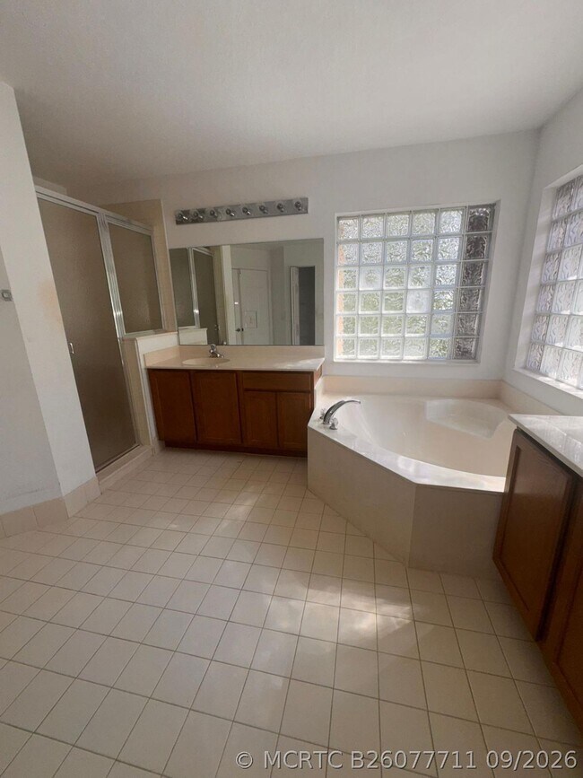 Building Photo - 1309 Alicante Ct