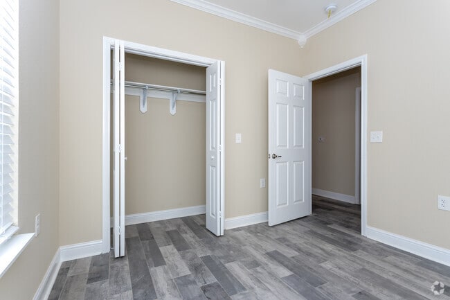 3BR,2BA-1300SF - New Heights Apartments