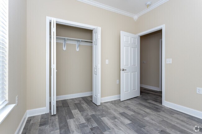 3HAB,2BA-1300SF - New Heights Apartments