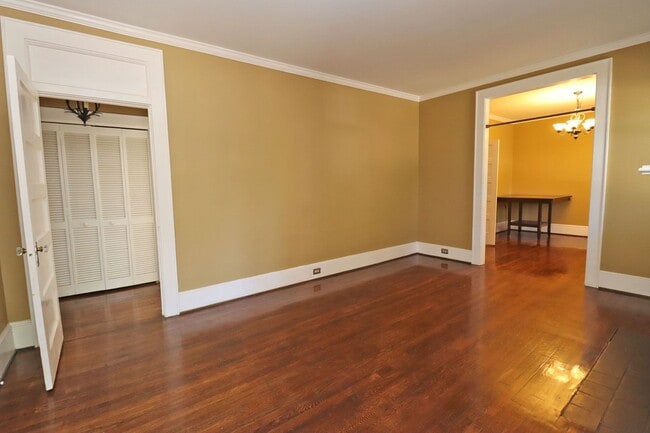 Building Photo - Charming 3 Bedroom, 2 Bath Brick Bungalow ...