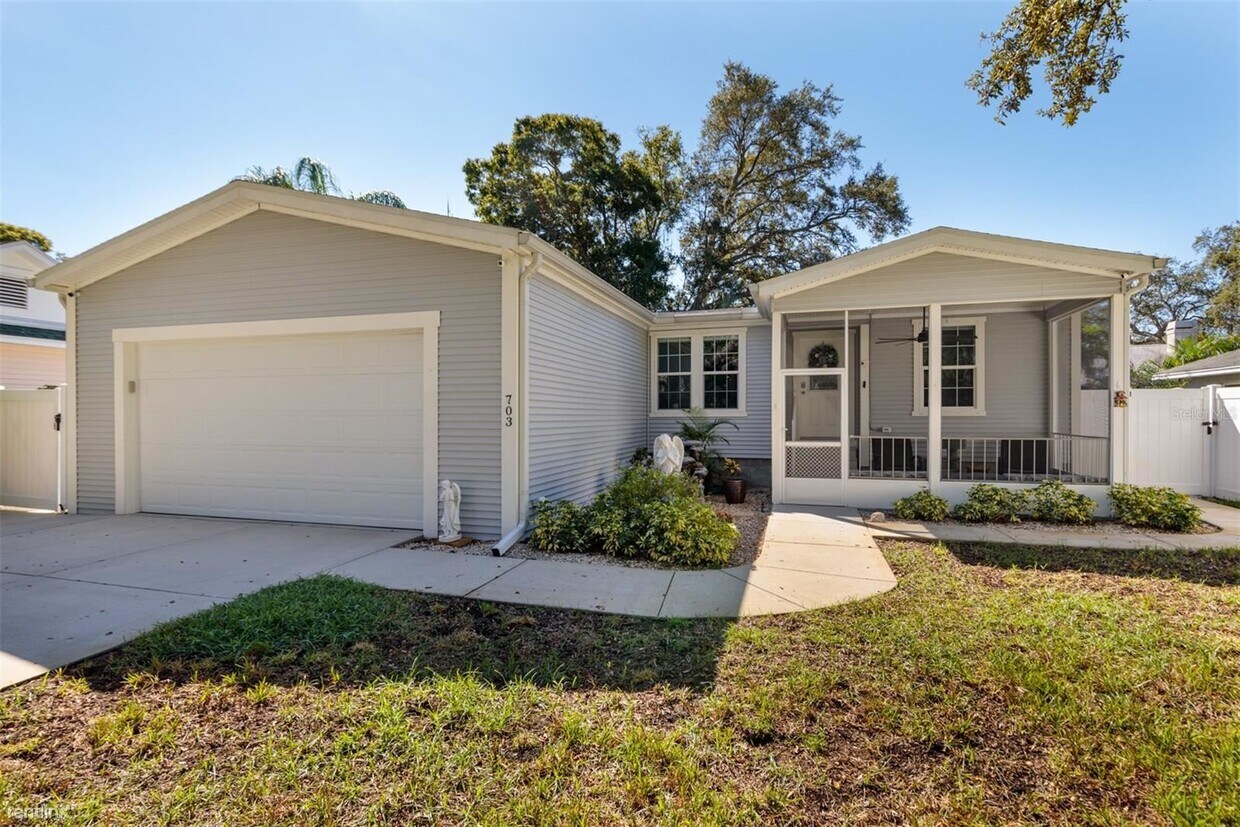 Primary Photo - 3 br, 2 bath House - 703 Old Charleston Way