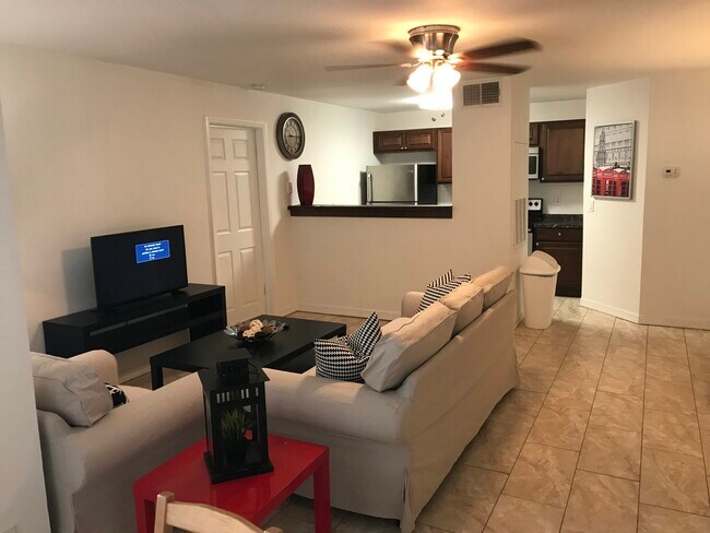 Foto del edificio - 4740 Walden Cir