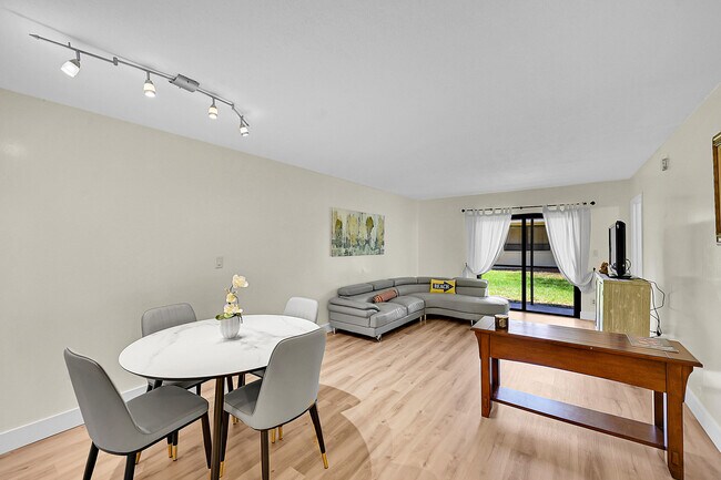 Foto del edificio - 9503 Boca Cove Cir