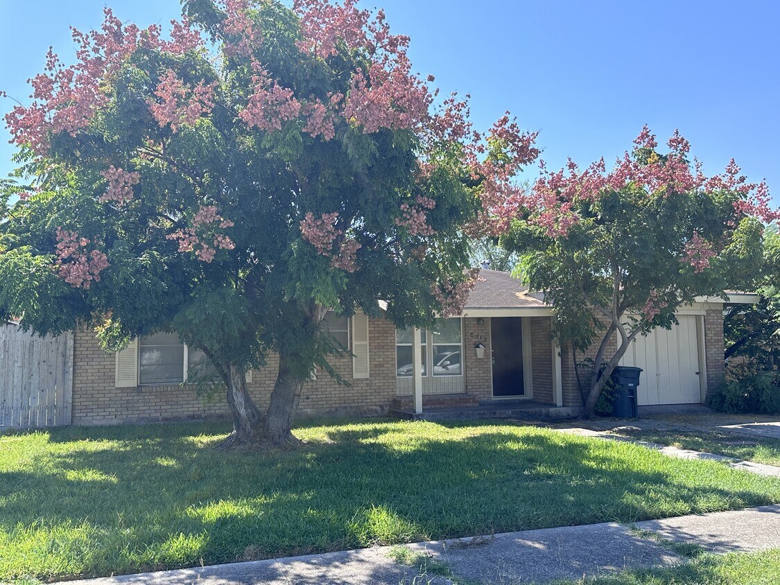 Primary Photo - 5813 Norvel Dr