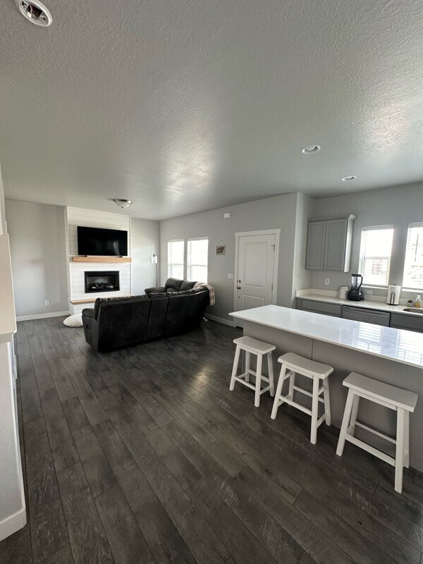 Foto del edificio - 2215 W Bluebird Dr