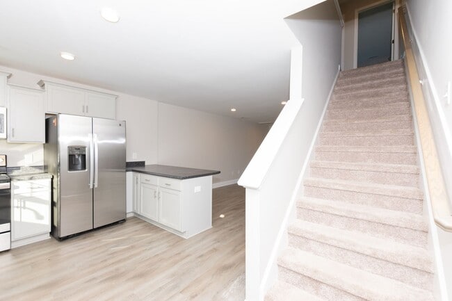 Foto del edificio - MOVE-IN READY