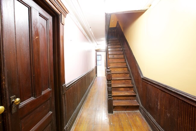Building Photo - 126 W 121st St