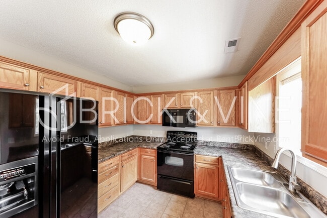 Foto del edificio - 7360 Old Acton Rd