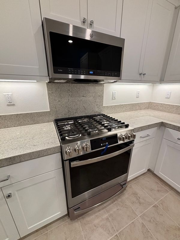 Building Photo - 501 Tamarind Way
