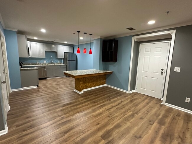 Building Photo - 127 Judd Square