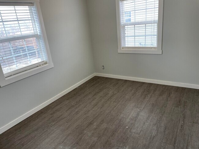 Building Photo - 141 Fontana Ave