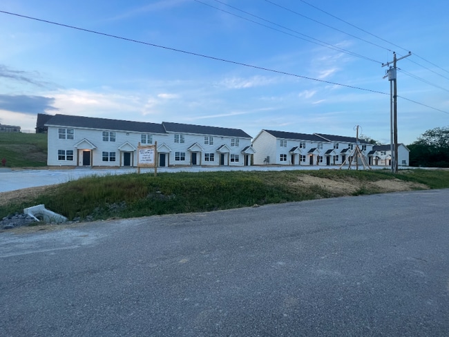 Photo - 43 Jacksons Ln Townhome