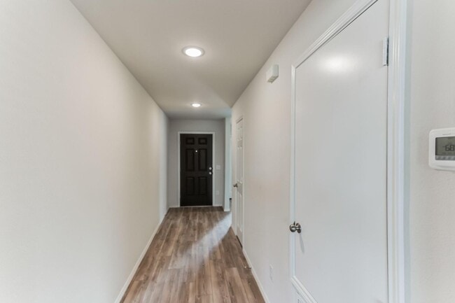 Building Photo - 3 Bedroom Home in Trails of Elizabeth Creek