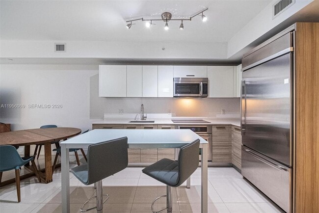 Foto del edificio - 1300 Brickell Bay Dr