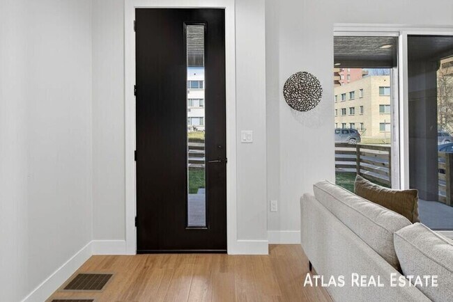 Foto del edificio - 832 Cherry St