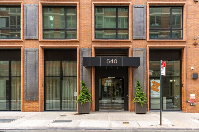 Building Photo - 540 W 28th St