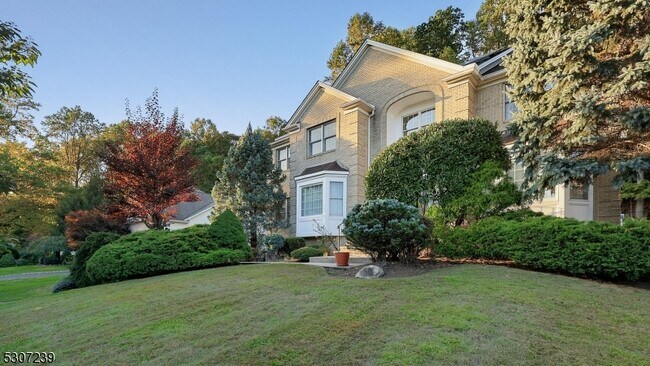 Building Photo - 17 Ridge Rd