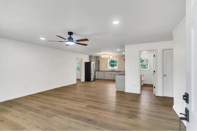 Foto del edificio - 1441 Compton Rd