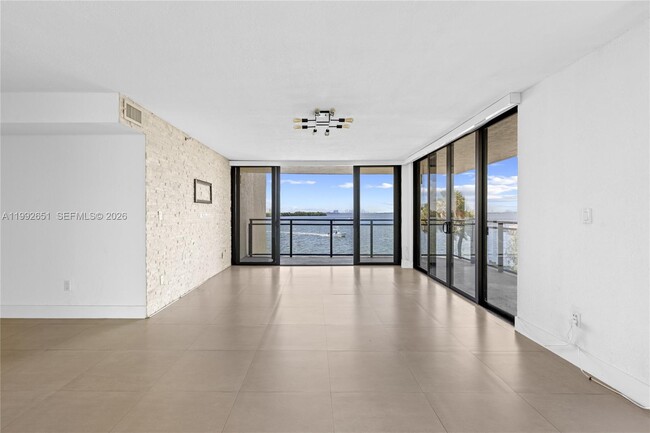 Building Photo - 7751 NE Bayshore Ct