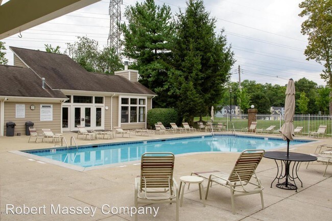 Foto del edificio - 10700 McMeekin Ln