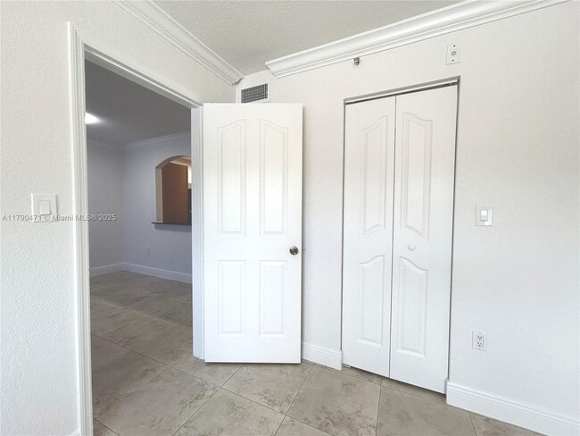 Foto del edificio - 445 SW 11th St