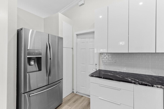 Building Photo - 1425 Majesty Terrace
