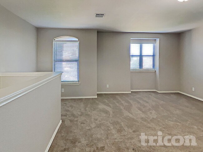 Foto del edificio - 320 Apricot Dr