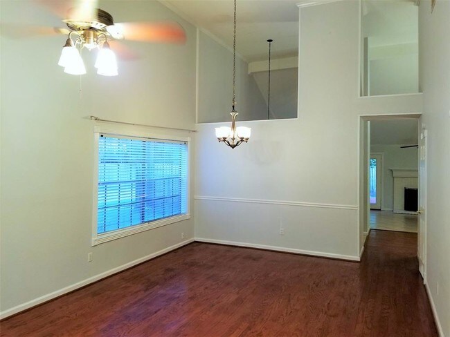 Building Photo - 10403 Horseshoe Bend Dr