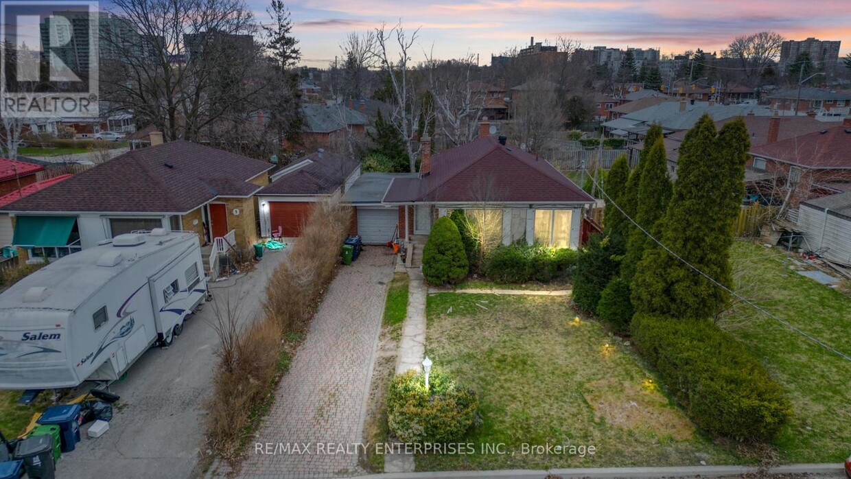 Primary Photo - 3 Dallyn Cres