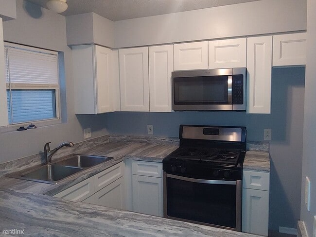 Building Photo - 3 br, 1.5 bath House - 3267 East 128th Street