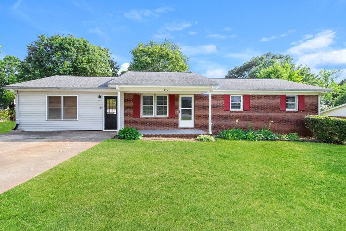 Primary Photo - 151 Twin Creek Dr
