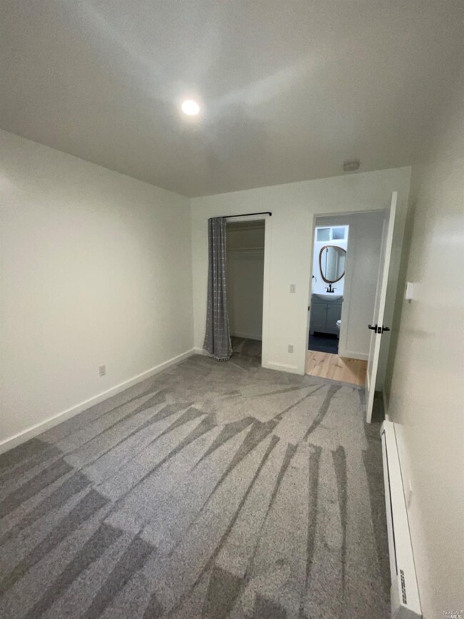 Building Photo - 15090 Rio Nido Rd