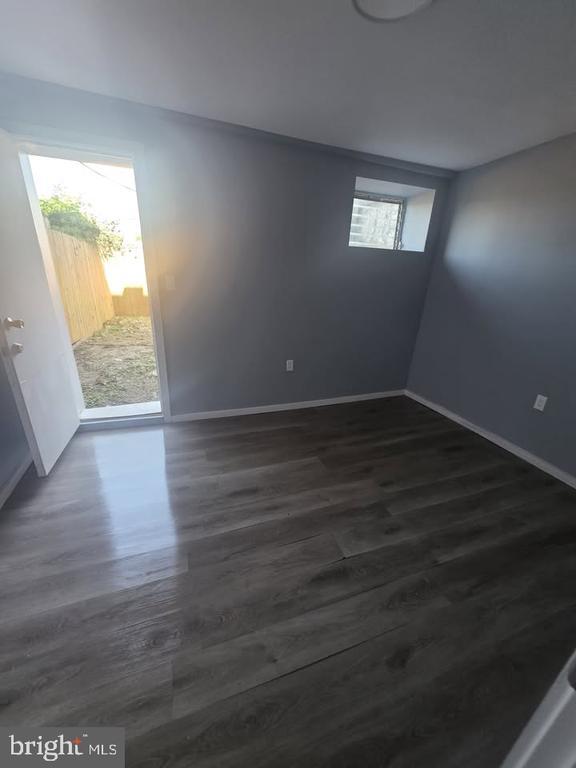 Foto del edificio - 6169 Glenmore Ave