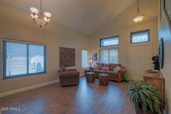 Foto del edificio - 10429 E Hillery Dr