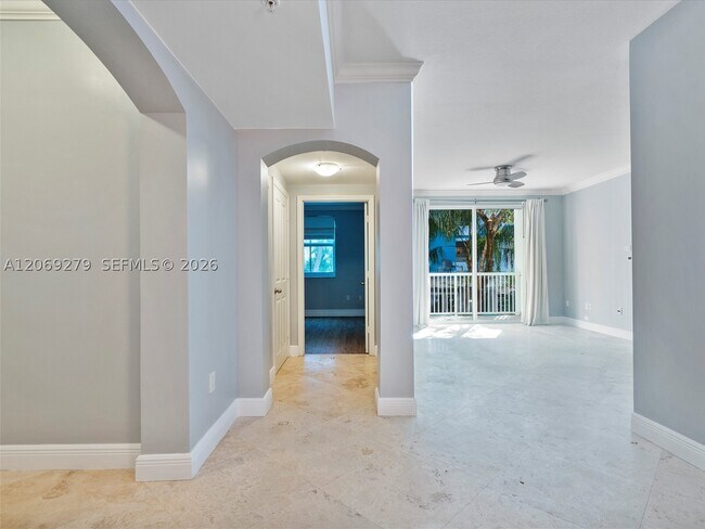 Building Photo - 9172 Collins Ave