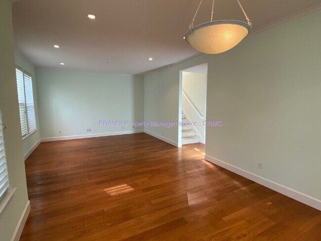 Photo - 11 June Ct Apartment