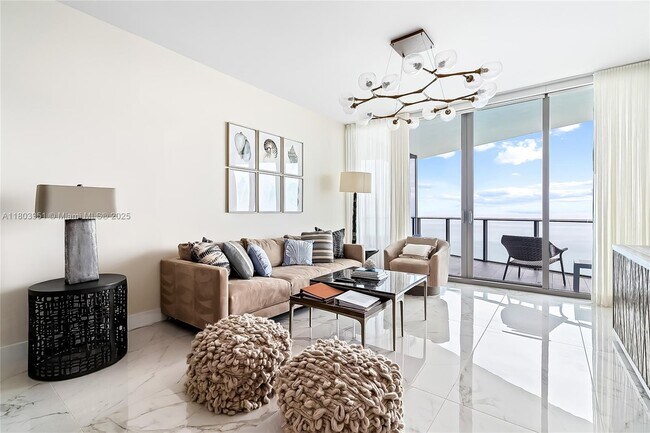 Foto del edificio - 15701 Collins Ave