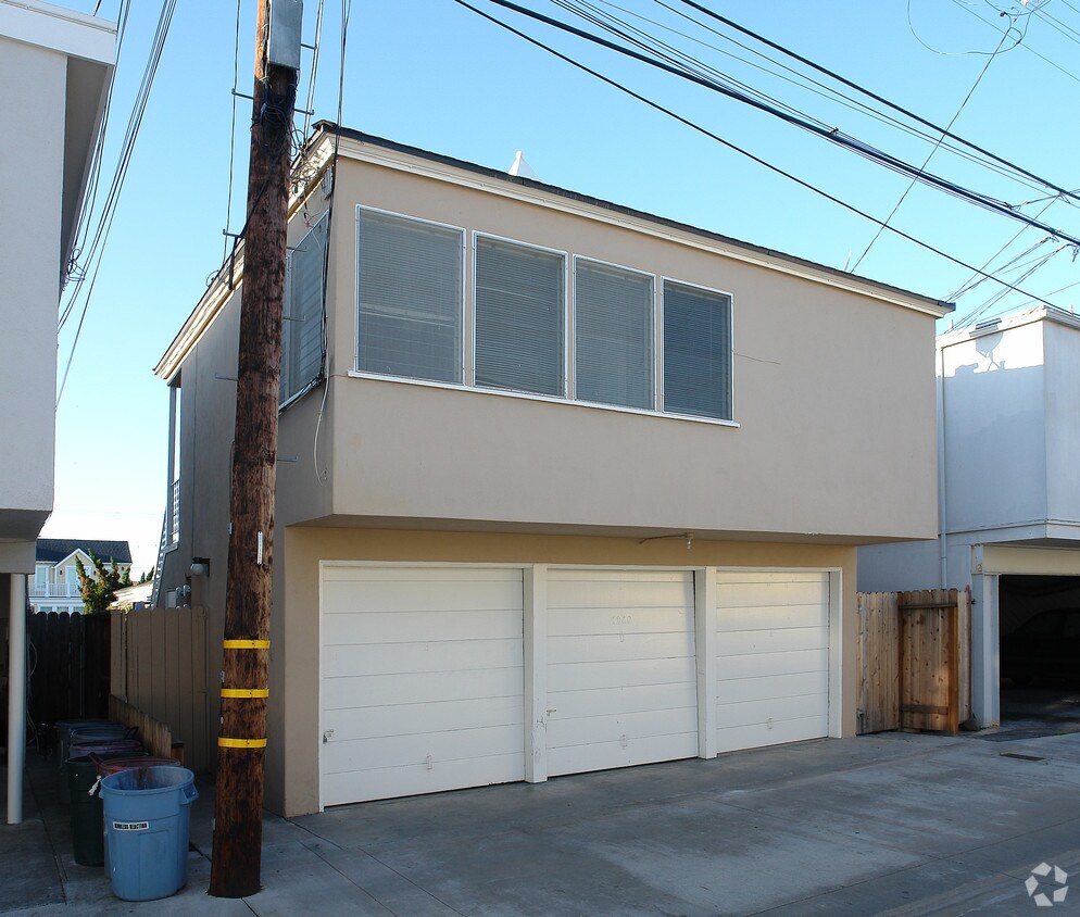 Building Photo - 1240 W Balboa Blvd