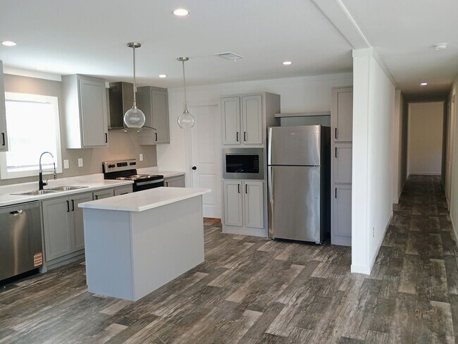 Foto del edificio - Brand-New Home 3 Bedroom 2 Bathroom