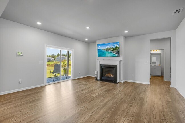 Building Photo - 249 Arwen Dr