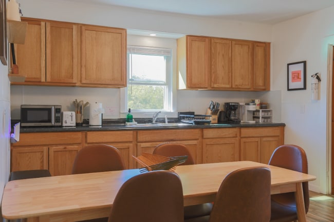 Building Photo - 58 E Spring St