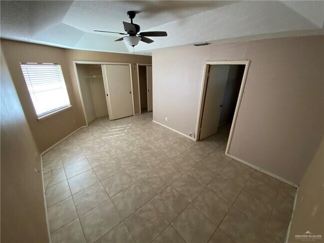 Building Photo - 4132 Carnation Ct