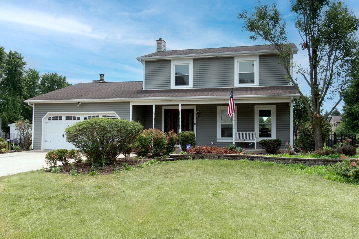 Primary Photo - 24243 Graver Ln