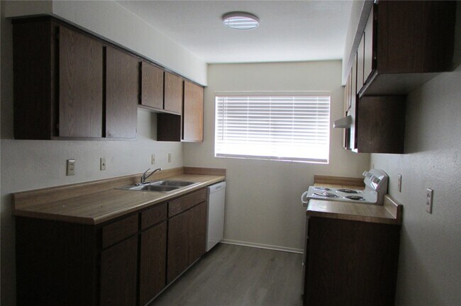 Foto del edificio - 791 Baseline Rd