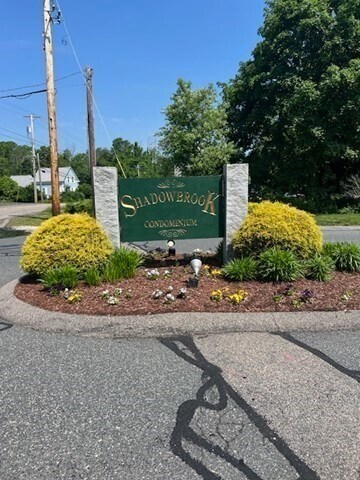 Foto del edificio - 16 Shadowbrook Ln