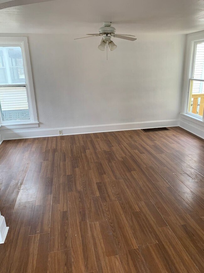 Building Photo - 2 br, 1 bath House - 614 N 12th Street