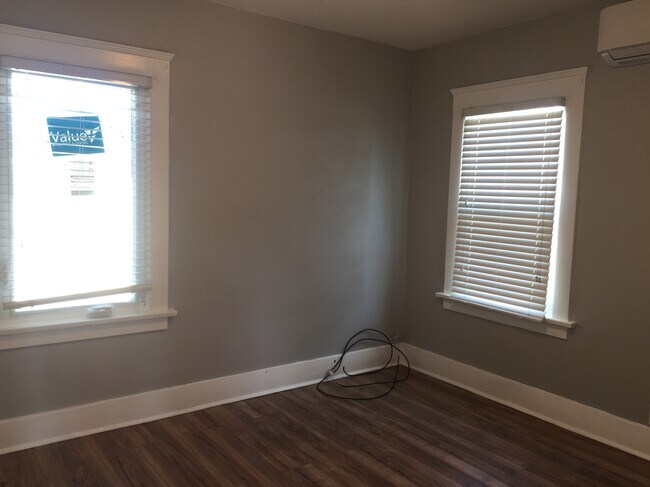 Bedroom 2 - 301 S Shamrock Ave
