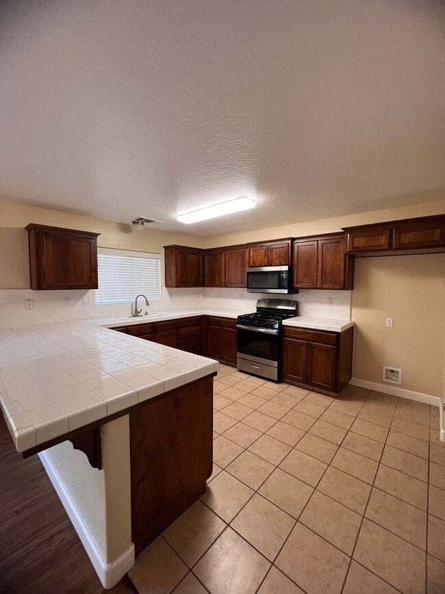 Building Photo - 2956 Sauvignon St