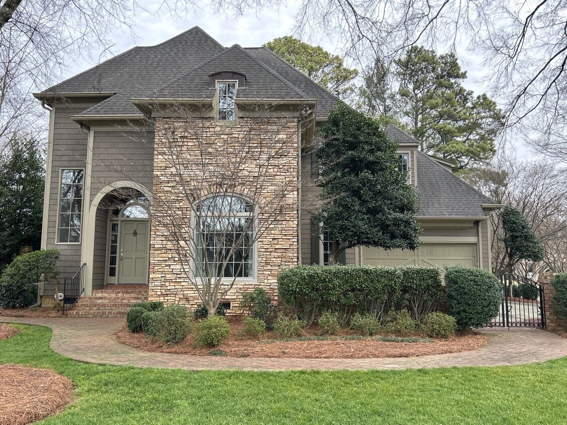 Primary Photo - Myers Park - T.R. Lawing Realty Property