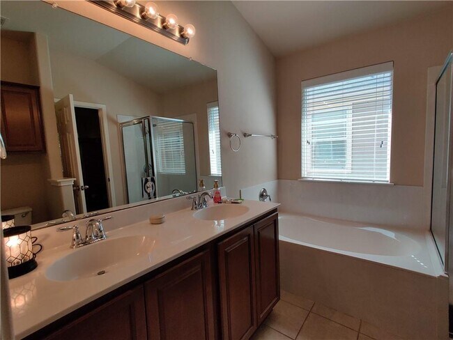 Foto del edificio - 1505 Huckleberry Ln